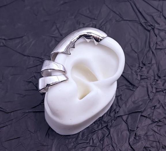 Zenless Zone Zero Ellen Joe-Inspired Metal Ear Cuffs Clip-On Earrings - Cosplay Accessory & Everyday Wear Jewelry - KSS ANIMEZenless Zone Zero Ellen Joe-Inspired Metal Ear Cuffs Clip-On Earrings - Cosplay Accessory & Everyday Wear Jewelry