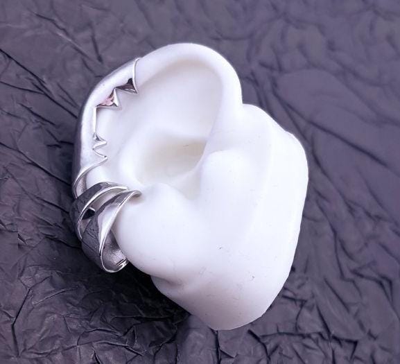 Zenless Zone Zero Ellen Joe-Inspired Metal Ear Cuffs Clip-On Earrings - Cosplay Accessory & Everyday Wear Jewelry - KSS ANIMEZenless Zone Zero Ellen Joe-Inspired Metal Ear Cuffs Clip-On Earrings - Cosplay Accessory & Everyday Wear Jewelry